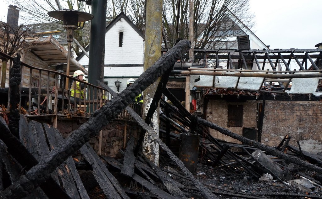 Feuer 3 Zum Treppchen Koeln Rodenkirchen Kirchstr Steinstr P363.JPG - Miklos Laubert